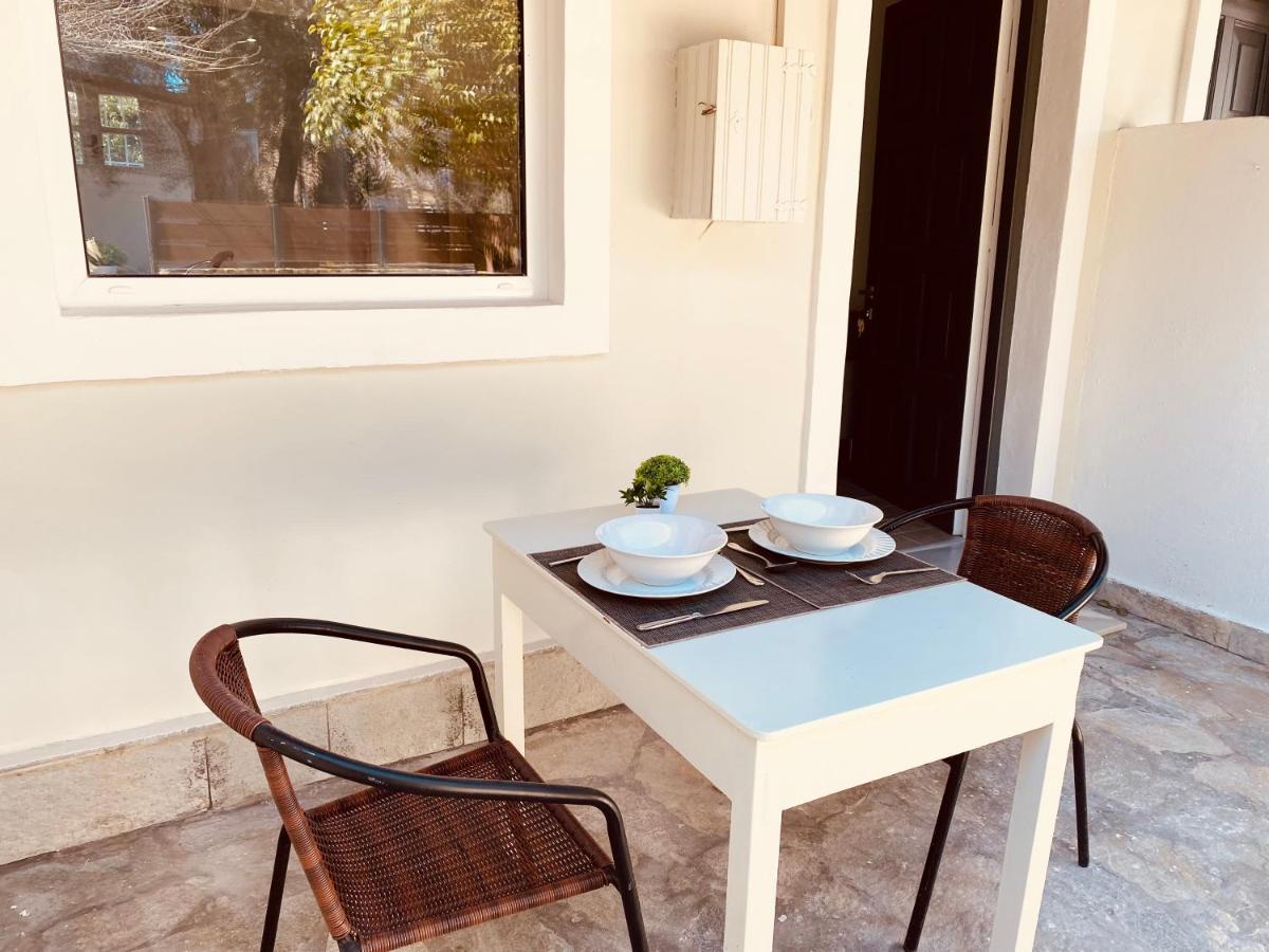 Louvros Luxury Suites Dassia  Exterior photo
