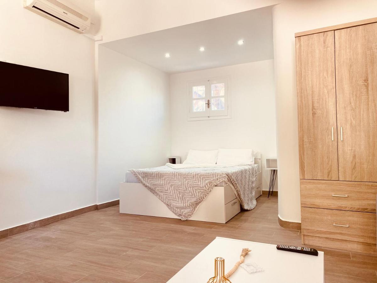 Louvros Luxury Suites Dassia  Exterior photo