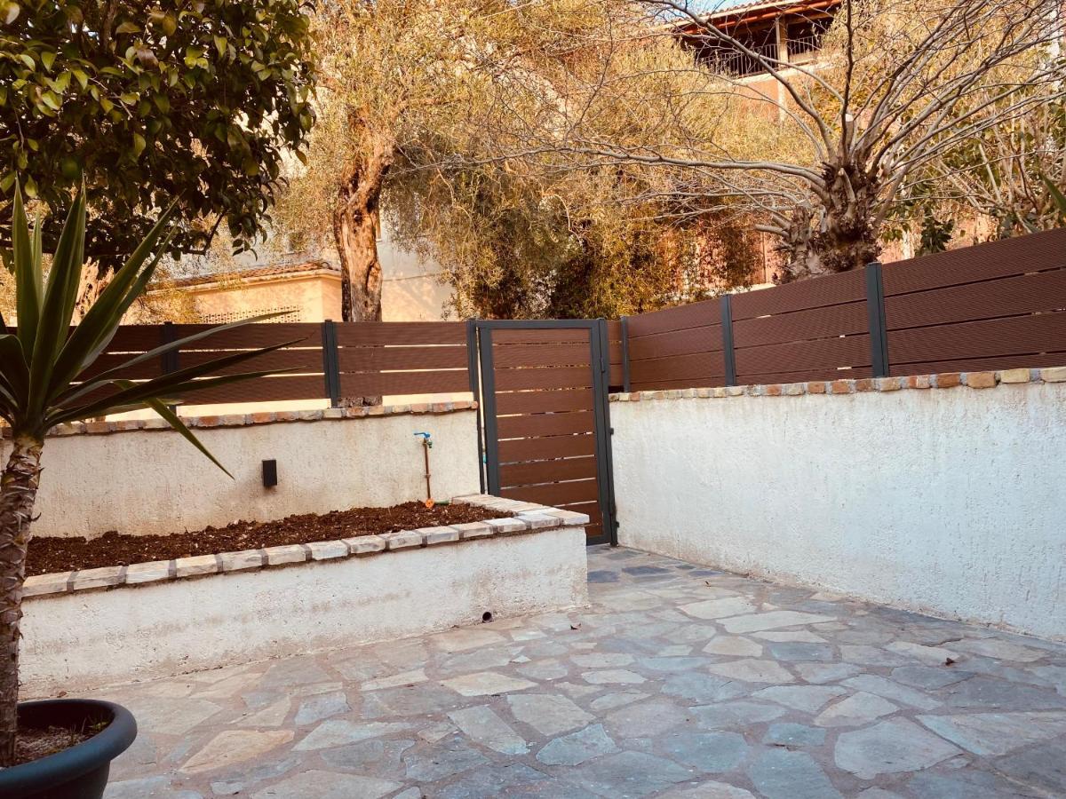 Louvros Luxury Suites Dassia  Exterior photo